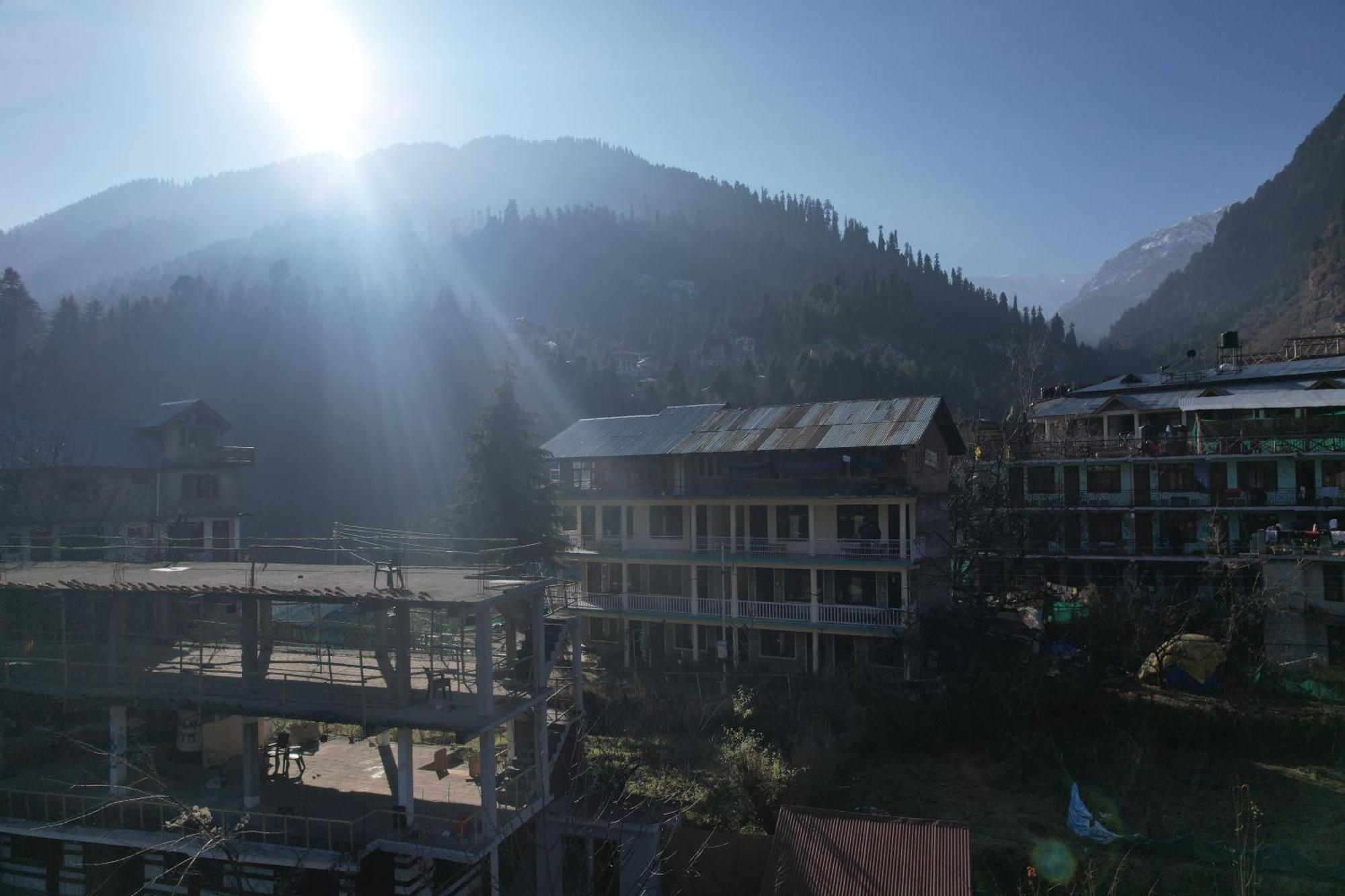 Beholden Stay And Cafe - A Luxury Boutique Hotel In Manali Manāli Buitenkant foto