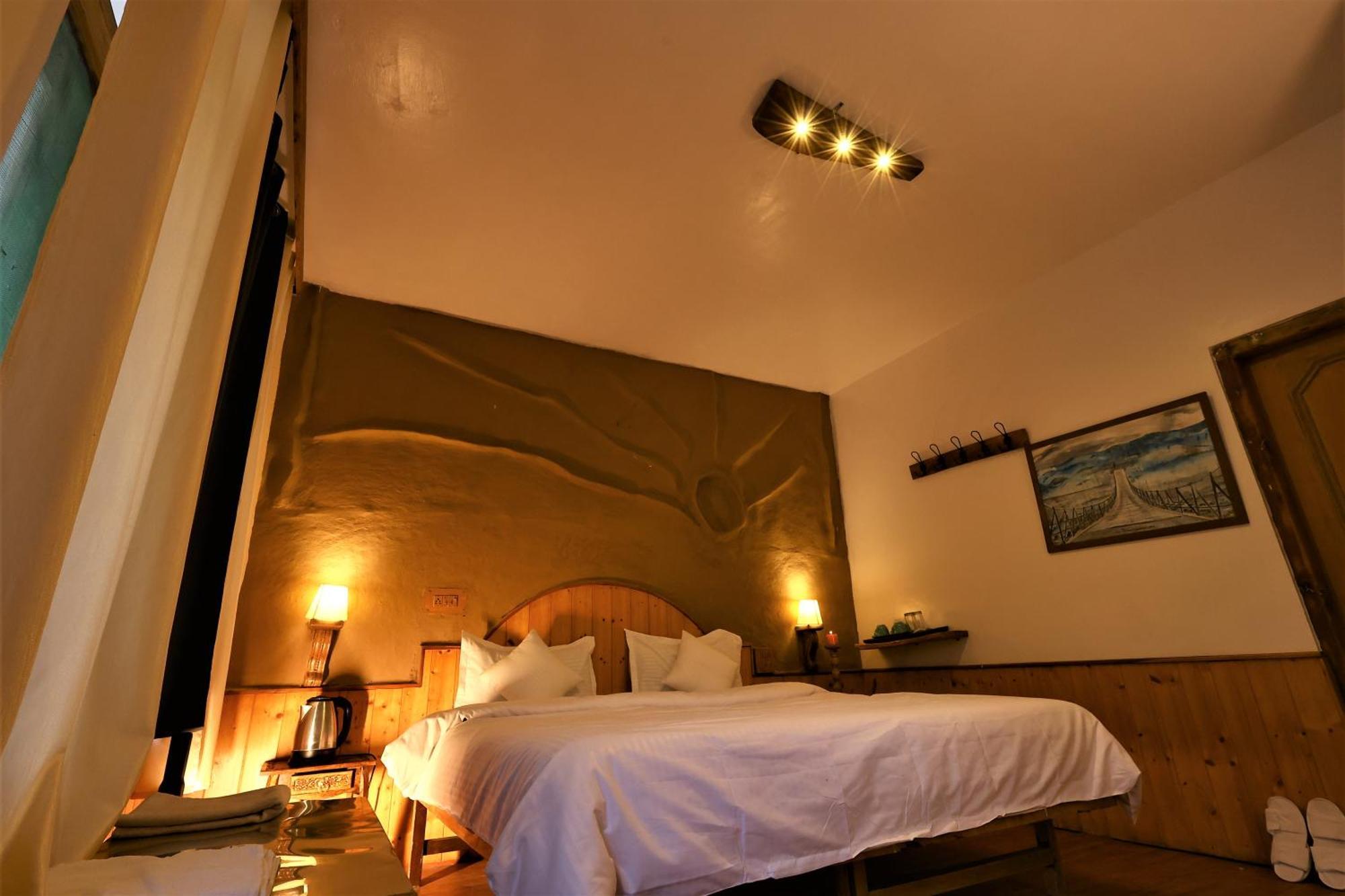 Beholden Stay And Cafe - A Luxury Boutique Hotel In Manali Manāli Buitenkant foto